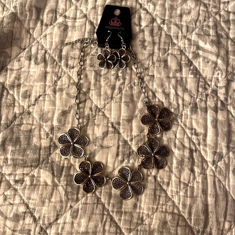 Brand new silver flower necklace and earring set